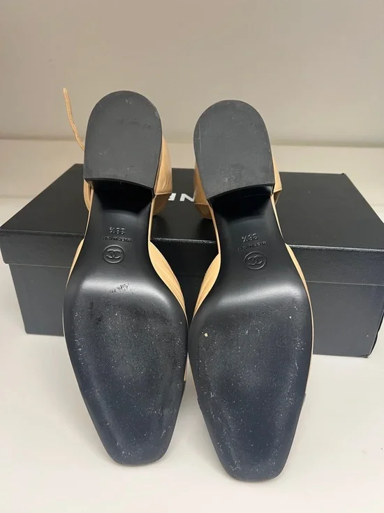 CHANEL Beige and Black Mary Jane Block Heel Pumps - Picture 4 of 5